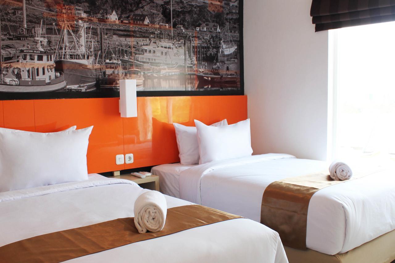 Bliss Soetta Hotel Semarang Exterior photo